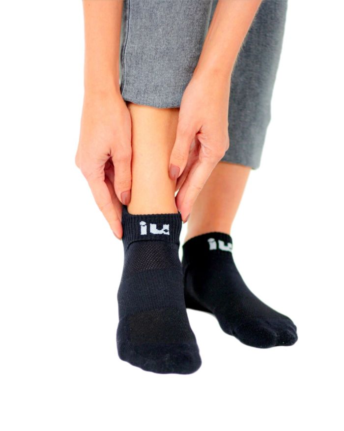 Meia invisivel  iuseu feminina preta